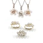 A picture containing accessory, necklet, locket

Description automatically generated